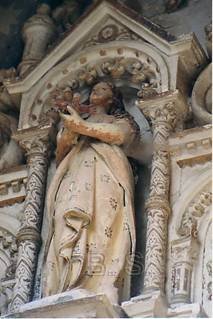 Eglise de Rennes-le-Chteau, statue de Marie-Madeleine sur le fronton