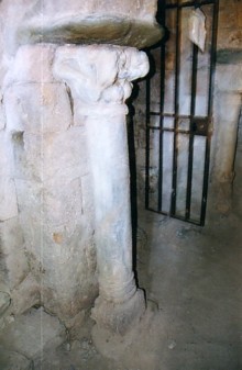 La crypte de Dromon, chapiteaux symboles de la fcondit