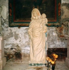 Th�opolis - statue de Notre Dame de Dromon dans la chapelle