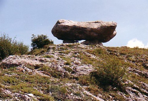Le dolmen de Sem