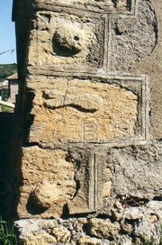 Mur extrieur de l'glise de Durban - Cliquer pour agrandir