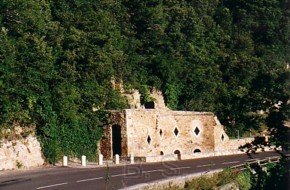 Anciens thermes, les Bains Doux - Cliquer pour agrandir