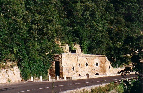 Anciens thermes, les Bains Doux